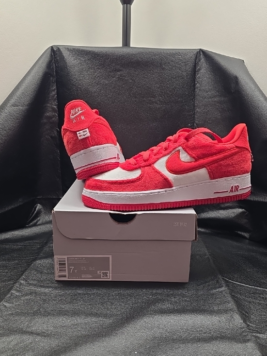 Nike Other - NIB Nike Kids Valentine's Low-Top Air Force 1 Youth Sz. 7